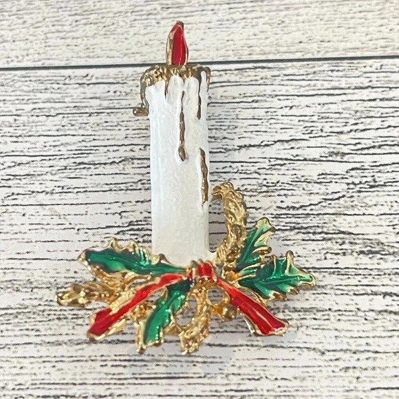 Vintage VTG Enamel Candlestick and Holly Christmas Pin/Brooch - Picture 1 of 4